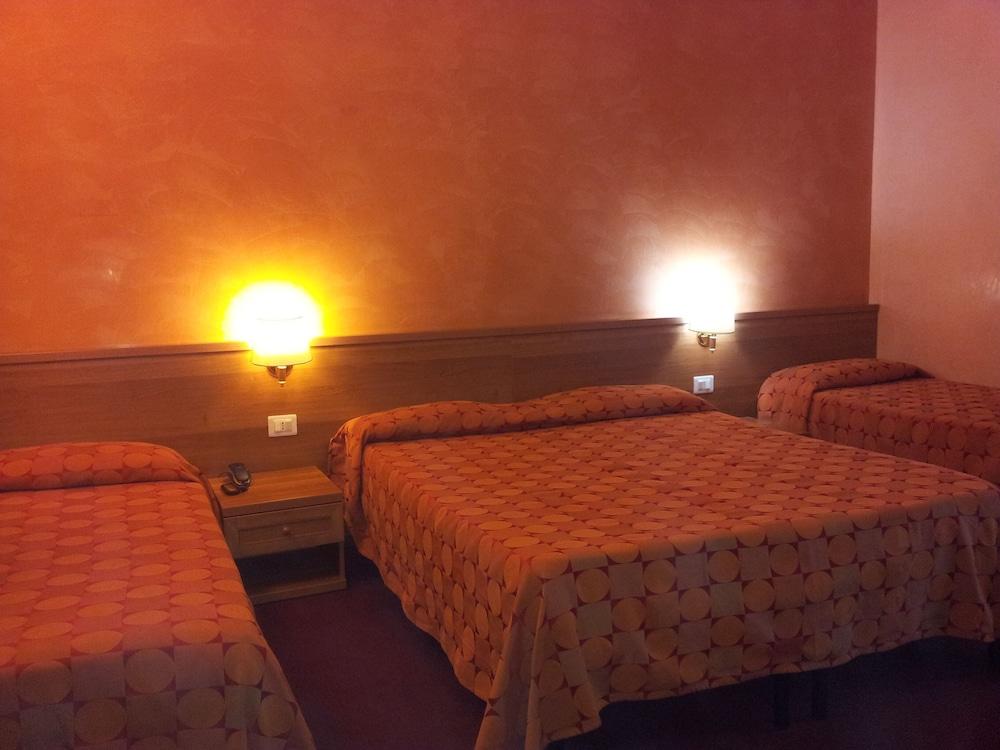 רומא New Morpheus Rooms מראה חיצוני תמונה